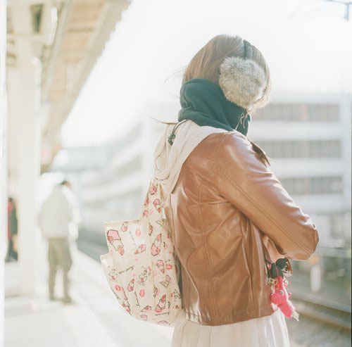 文艺女生旅行图片