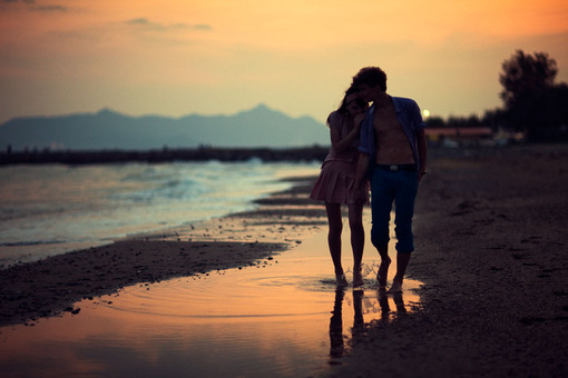 海边情侣唯美图片