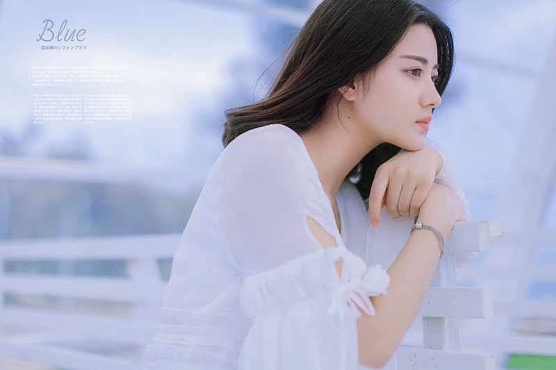 超级清纯的白皙美女