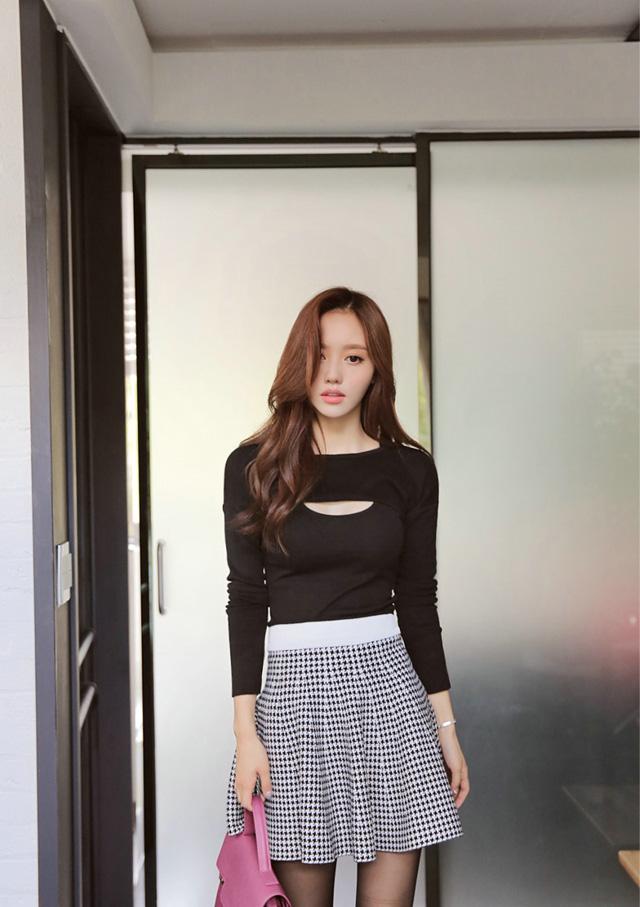 温婉优雅女子美珠居家美照