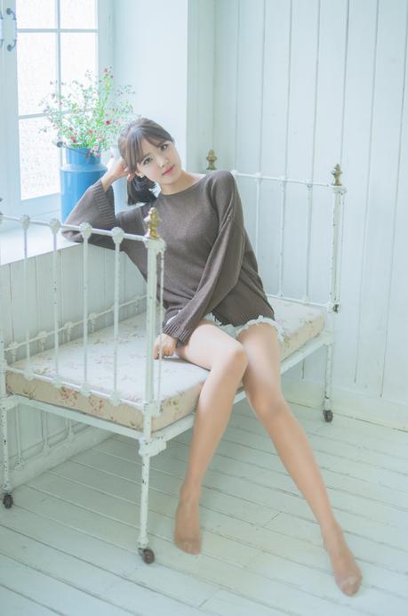 极品女神逆天长腿肉色丝袜写真