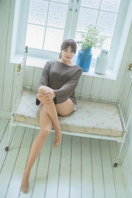 极品女神逆天长腿肉色丝袜写真