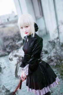 白皙cosplay美女亚瑟王高清图片